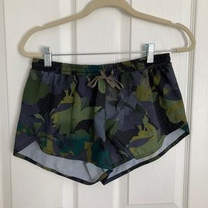 Old Navy Green Camo Dolphin-hem Run Shorts